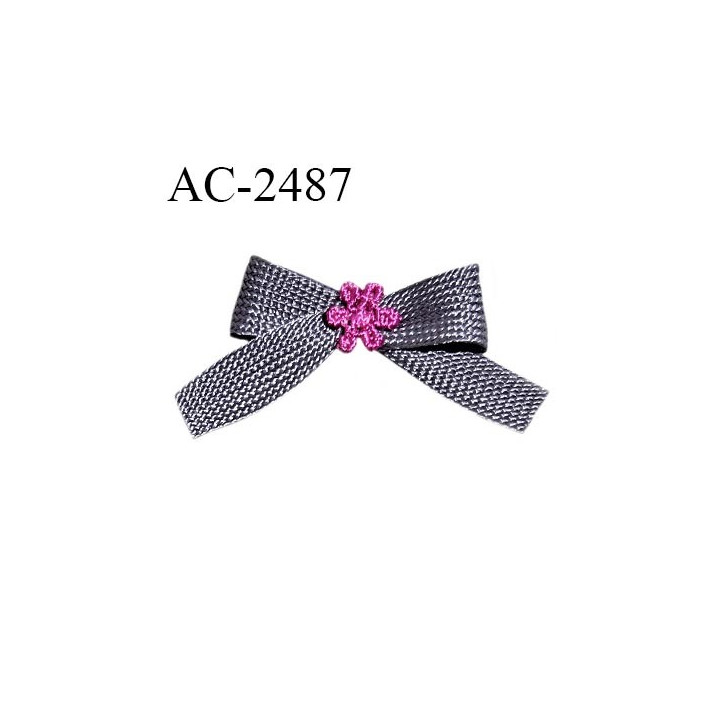 Noeud lingerie 30 mm haut de gamme couleur gris avec fleur fuchsia au centre largeur 30 mm hauteur 25 mm prix à l'unité