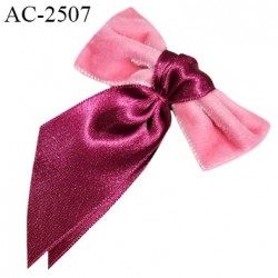 Accessoire décor ornement noeud velours rose avec pans satin bordeaux largeur 7 cm hauteur totale 10 cm prix à l'unité