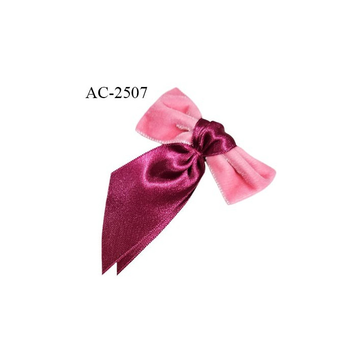 Accessoire décor ornement noeud velours rose avec pans satin bordeaux largeur 7 cm hauteur totale 10 cm prix à l'unité