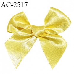 Accessoire décor ornement noeud satin couleur jaune clair largeur 7 cm hauteur 6 cm prix à l'unité