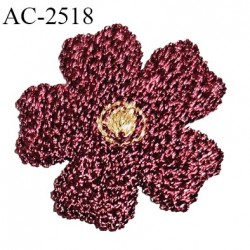 Décor lingerie et autres 25 mm haut de gamme fleur brodée bordeaux avec centre doré longueur 25 mm prix à l'unité