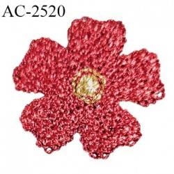Décor lingerie et autres 25 mm haut de gamme fleur brodée rouge avec centre doré longueur 25 mm prix à l'unité