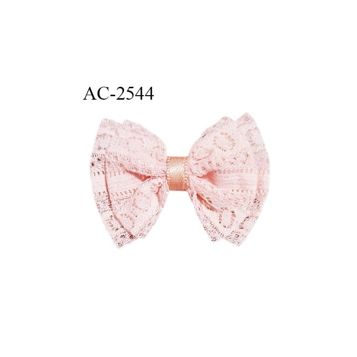 Noeud lingerie 50 mm haut de gamme en dentelle couleur rose saumon pâle largeur 50 mm hauteur 40 mm prix à l'unité