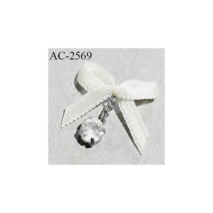 Noeud lingerie 20 mm haut de gamme en satin couleur écru avec pendentif argent et un strass effet diamant largeur 20 mm