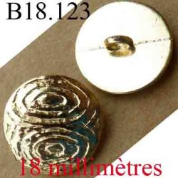 bouton 18 mm couleur doré en métal accroche avec un anneau au dos diamètre 18 mm