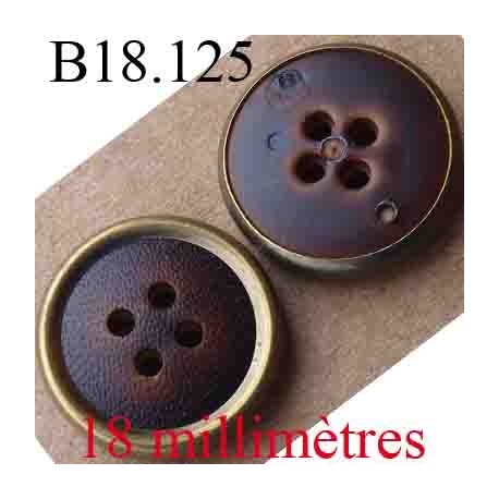 bouton 18 mm couleur marron façon cuir avec bordure en métalen métal 4 trous diamètre 18 mm
