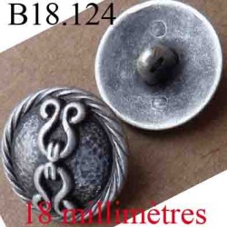 bouton 18 mm couleur gris en métal accroche avec un anneau au dos diamètre 18 mm 