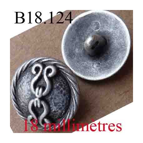 bouton 18 mm couleur gris en métal accroche avec un anneau au dos diamètre 18 mm 