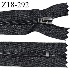 Fermeture 18 cm couleur noir non séparable curseur métal longueur 18 cm largeur 3 cm largeur du zip 6 mm prix à l'unité