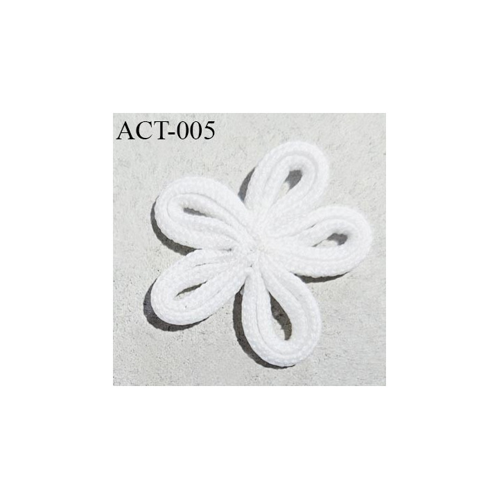 Décor lingerie 22 mm haut de gamme couleur blanc naturel largeur 22 mm hauteur 22 mm prix à l'unité