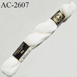 Echevette de coton perlé DMC 100% coton n°12 couleur naturel ivoire prix pour une échevette de 25 g soit environ 300 mètres