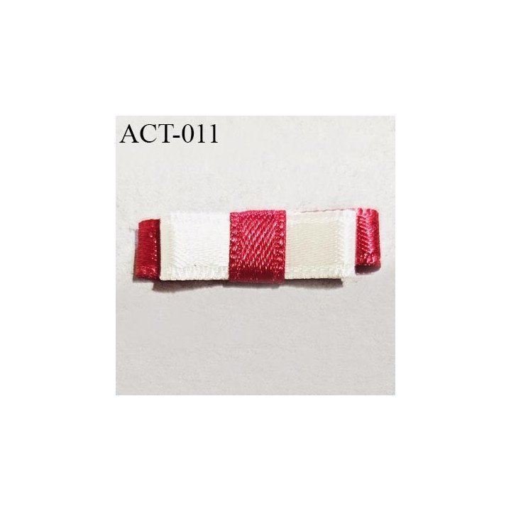 Noeud lingerie 25 mm haut de gamme en satin couleur écru et rouge largeur 25 mm hauteur 7 mm prix à l'unité