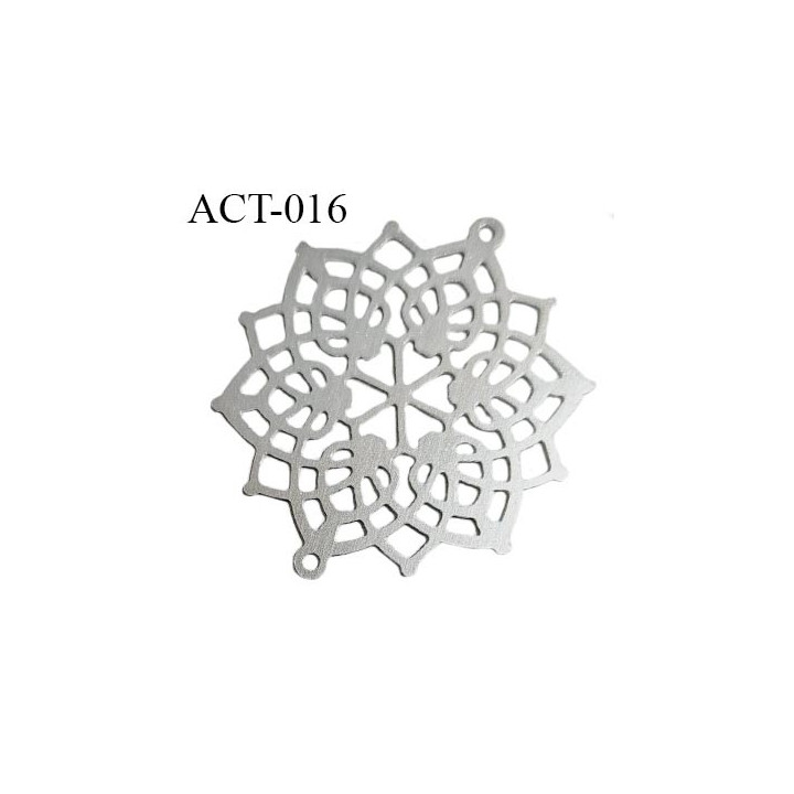 Accessoire décor ornement pendentif diamètre 4 cm en métal couleur argent prix à la pièce