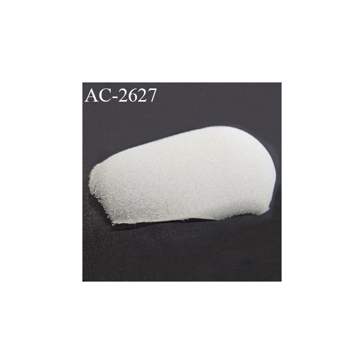 Epaulette mousse largeur dépliée 14 cm longueur 18 cm épaisseur de 1.2 cm sur un bord puis 1 mm à l'opposé couleur naturel