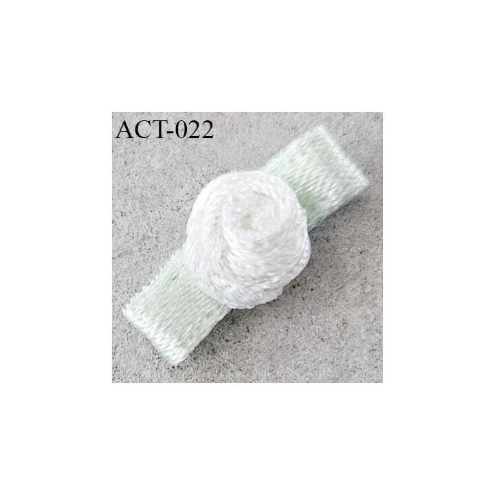 Noeud lingerie 15 mm haut de gamme en satin couleur vert et blanc largeur 15 mm hauteur 5 mm prix à l'unité