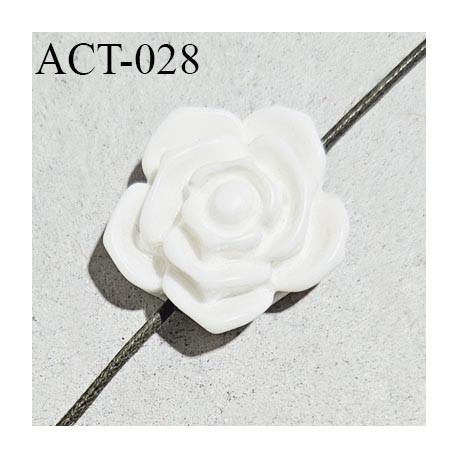 Décor accessoire perle fleur couleur blanc naturel en forme de rose diamètre 20 mm avec passage pour un cordon de 1 mm