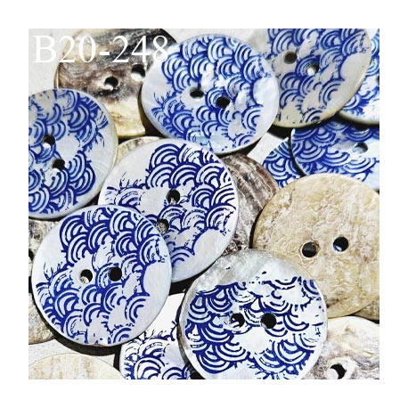 Bouton nacre 20 mm haut de gamme couleur naturel avec motifs bleus 2 trous diamètre 20 mm épaisseur 1 mm prix à la pièce