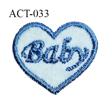 Décor ornement couture coeur en feutrine brodée inscription Baby couleur bleu largeur 20 mm hauteur 18 mm épaisseur 2 mm