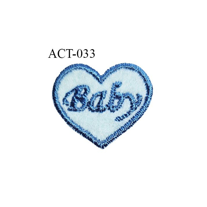 Décor ornement couture coeur en feutrine brodée inscription Baby couleur bleu largeur 20 mm hauteur 18 mm épaisseur 2 mm