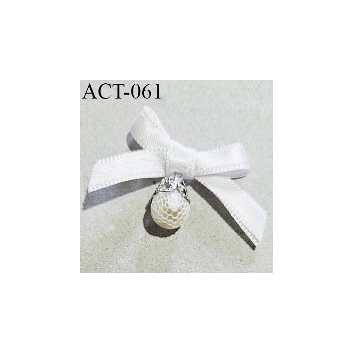 Noeud lingerie 30 mm haut de gamme en satin couleur blanc largeur 30 mm avec un pendentif strass prix à l'unité