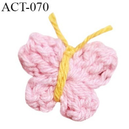 Décor ornement lingerie et autres en forme de papillon couleur rose et jaune en coton largeur 19 mm hauteur 16 mm