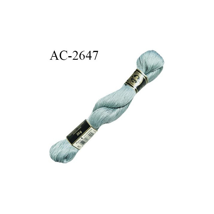 Echevette de coton perlé DMC 100% coton n°8 couleur gris vert prix pour une échevette de 25 g soit environ 200 mètres