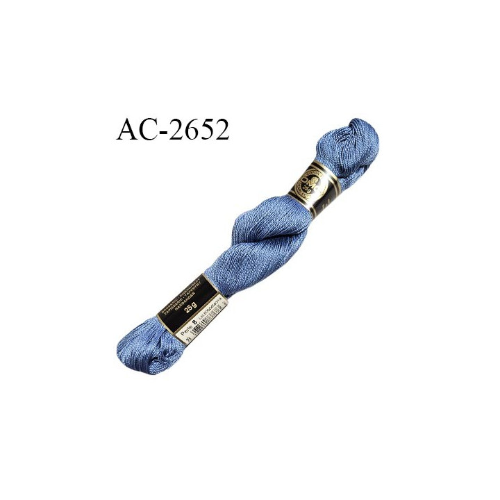 Echevette de coton perlé DMC 100% coton n°8 couleur bleu gris prix pour une échevette de 25 g soit environ 200 mètres