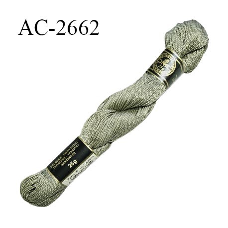 Echevette de coton perlé DMC 100% coton n°5 couleur kaki clair prix pour une échevette de 25 g soit environ 112 mètres