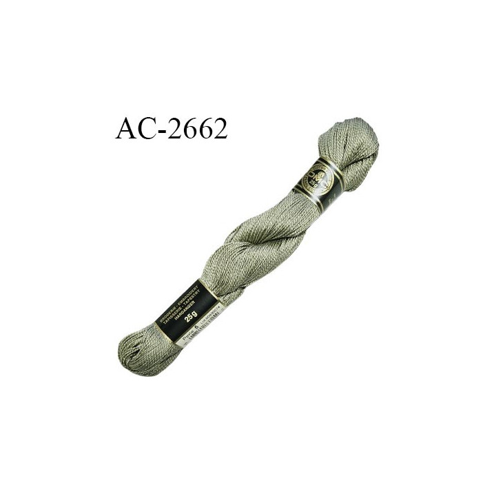 Echevette de coton perlé DMC 100% coton n°5 couleur kaki clair prix pour une échevette de 25 g soit environ 112 mètres