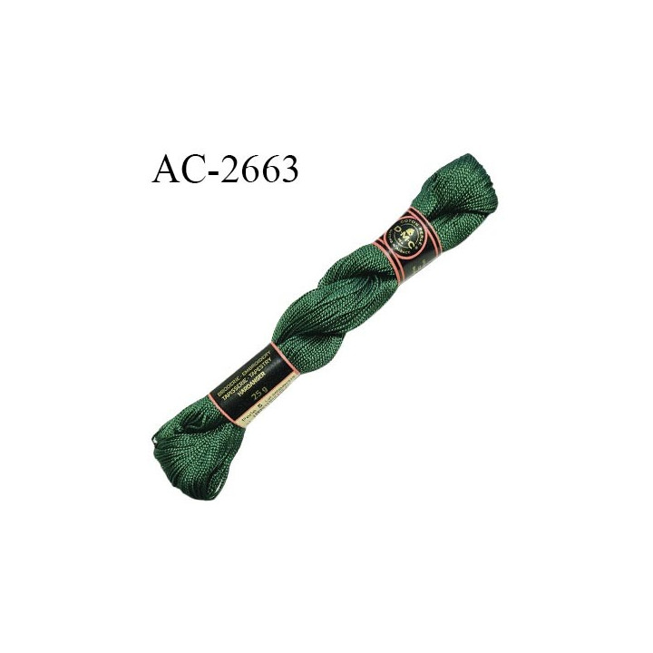 Echevette de coton perlé DMC 100% coton n°5 couleur vert sapin prix pour une échevette de 25 g soit environ 112 mètres