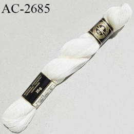 Echevette de coton perlé DMC 100% coton n°8 couleur naturel ivoire prix pour une échevette de 25 g soit environ 200 mètres