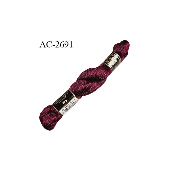 Echevette de coton perlé DMC 100% coton n°12 couleur bordeaux prix pour une échevette de 25 g soit environ 300 mètres