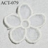 Décor ornement lingerie et autres en forme de fleur couleur écru diamètre 22 mm prix à la pièce