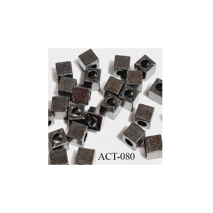arrêt stop cordon métal couleur acier  forme cube largeur coté 6 mm hauteur 6 mm trou de 3.5 mm passage cordon  prix à la pièce