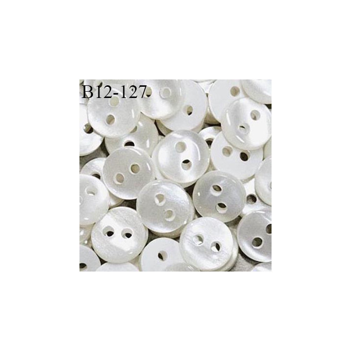 Bouton 12 mm couleur naturel brillant effet nacré 2 trous légèrement bombé diamètre 12 mm épaisseur 2.5 mm prix à l'unité