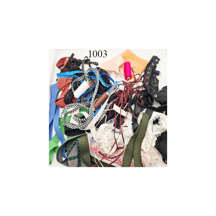 500 grammes de mercerie divers vous achetez ce qu'il y a sur la photo assortiment très sympa chaque lot est différent