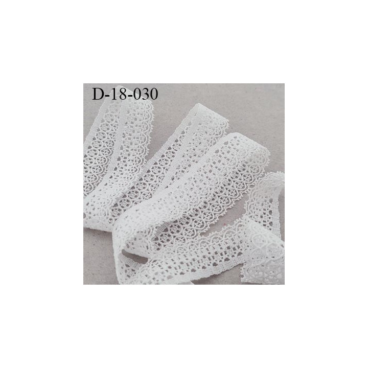 Dentelle crochet ancienne en coton largeur 20 mm couleur naturel et argenté vendue au mètre