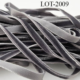 Galon velours  largeur 6 mm couleur gris avec surpiqure en bordure couleur argent très doux  prix au mètre