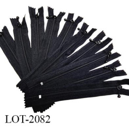 Le lot de 10 à 100 Fermetures à glissière longueur 15 cm couleur noir non séparable zip nylon largeur de la glissière 4 mm