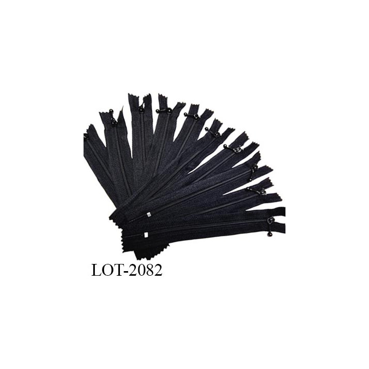Le lot de 10 à 100 Fermetures à glissière longueur 15 cm couleur noir non séparable zip nylon largeur de la glissière 4 mm