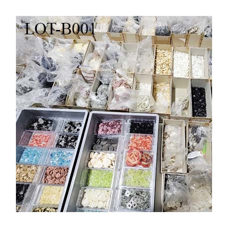 Déstockage lot de 100 à 500 grammes de boutons haut de gamme bel assortiment trop beau je prends une pincé de chaque