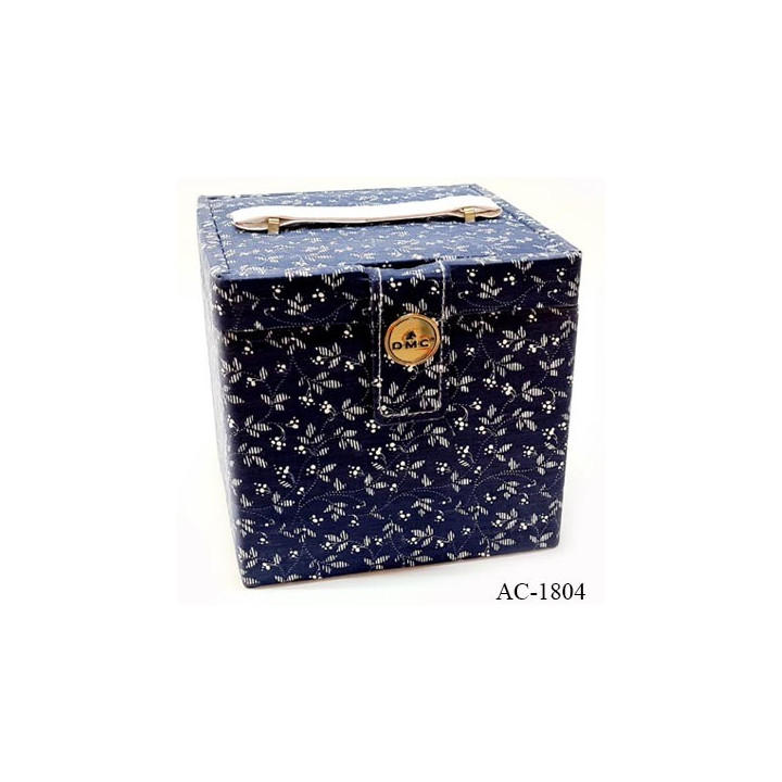 Boite couture DMC en forme de cube  dimension chaque coté 16 cm hauteur 16 cm en bois recouvert de tissu poids 925 grs