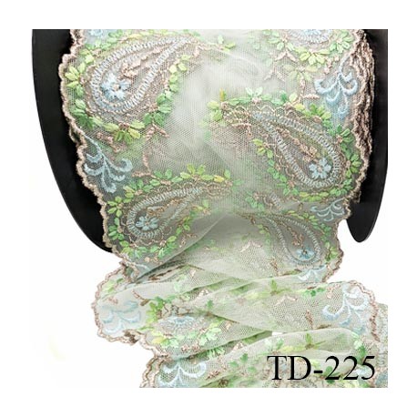 Dentelle brodée 15 cm haut de gamme couleur vert bleu et beige très belle largeur 15 cm prix pour un mètre