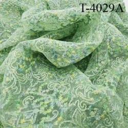 dentelle brodé sur tulle non extensible vert lagon haut gamme largeur 135 cm prix pour 10 cm de long et 135 cm de largeur