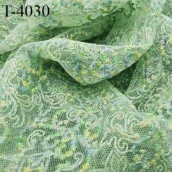 dentelle brodé sur tulle non extensible vert lagon haut gamme largeur 135 cm prix pour 10 cm de long et 135 cm de largeur