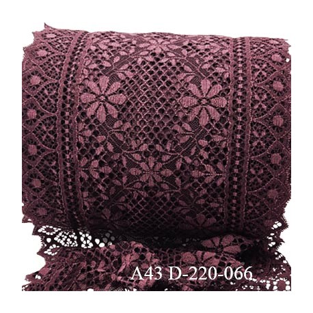 Dentelle 22 cm lycra brodée très haut de gamme largeur 22 centimètres couleur bleu très belle prix au mètre