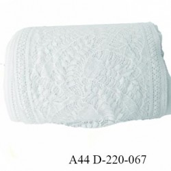 Dentelle 22 cm lycra brodée très haut de gamme largeur 22 centimètres couleur bleu très belle prix au mètre