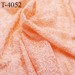 Dentelle brodé sur tulle non extensible couleur saumon haut gamme largeur 135 cm