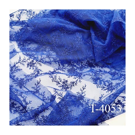 Dentelle brodé sur tulle non extensible couleur bleu lumineux très haut de gamme largeur 135 cm prix pour 1 mètre