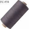 Bobine 500 m fil mousse polyamide n° 120 couleur gris tirant sur le taupe longueur de 500 mètres bobiné en France